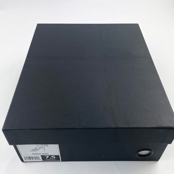 New BANANA REPUBLIC Size 7.5 Jene Suede Heels in Dune Red - Picture 5 of 5